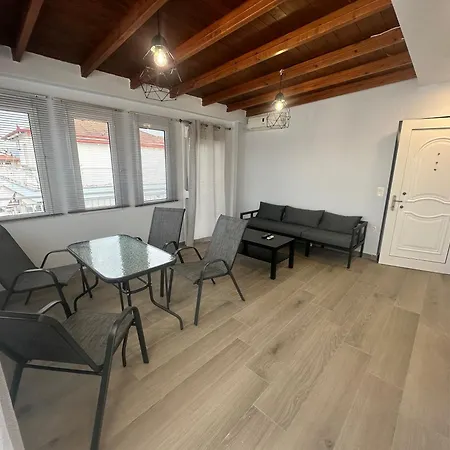 Hariklia Apartment *